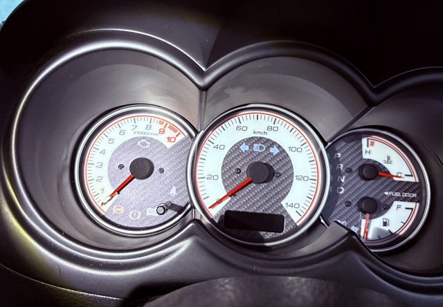 カバーを元に戻して完了です。