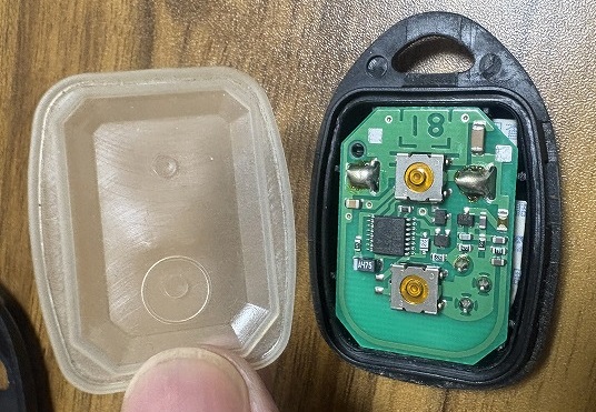 透明カバーを外したところ