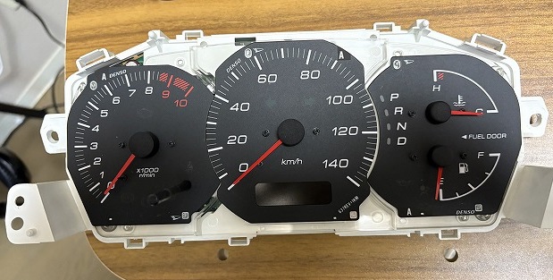 カバーを外した状態のノーマルパネル