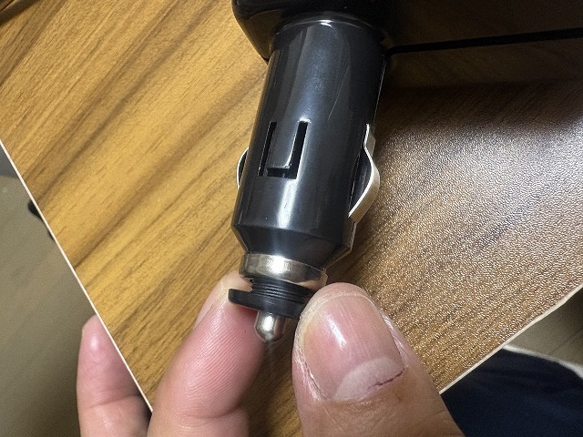 パーツを回して外す