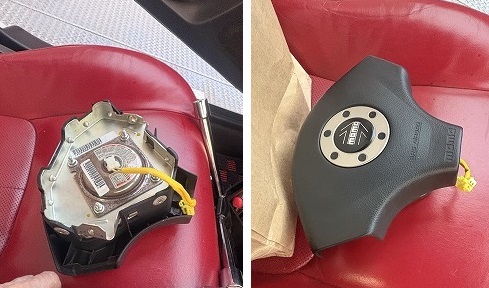 取り外したホーンボタン