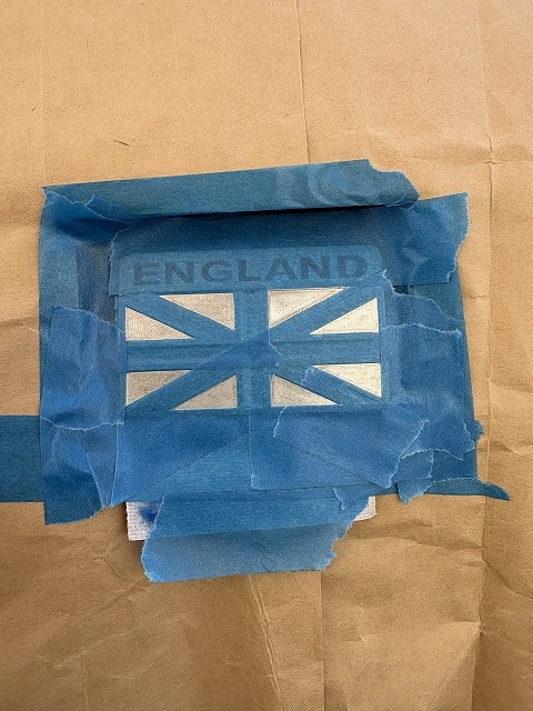 青色の部分以外をマスキング