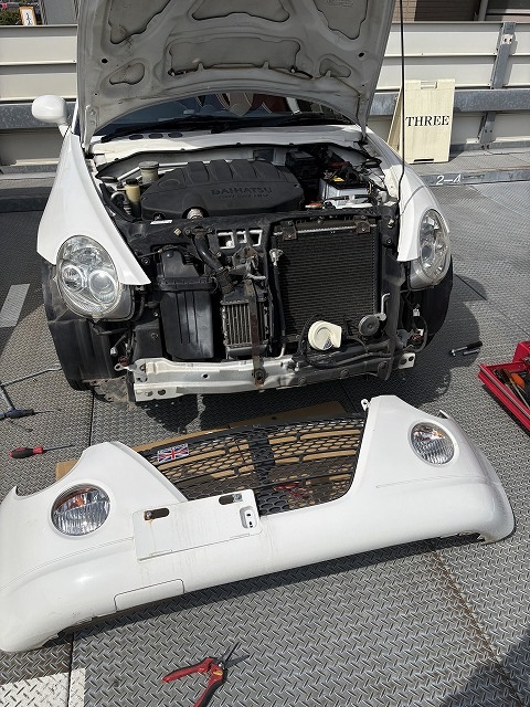 バンパー外れました